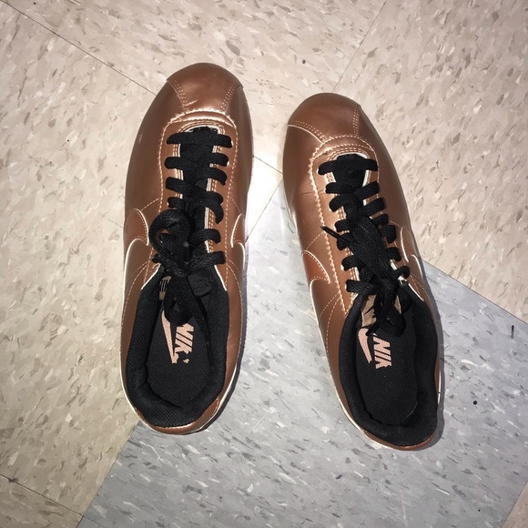 nike phantom rose gold cortez